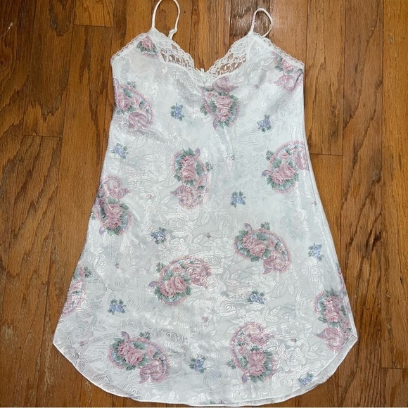 Vintage White and  pink floral paisley lace slip dress with adjustable straps - Picture 6 of 7